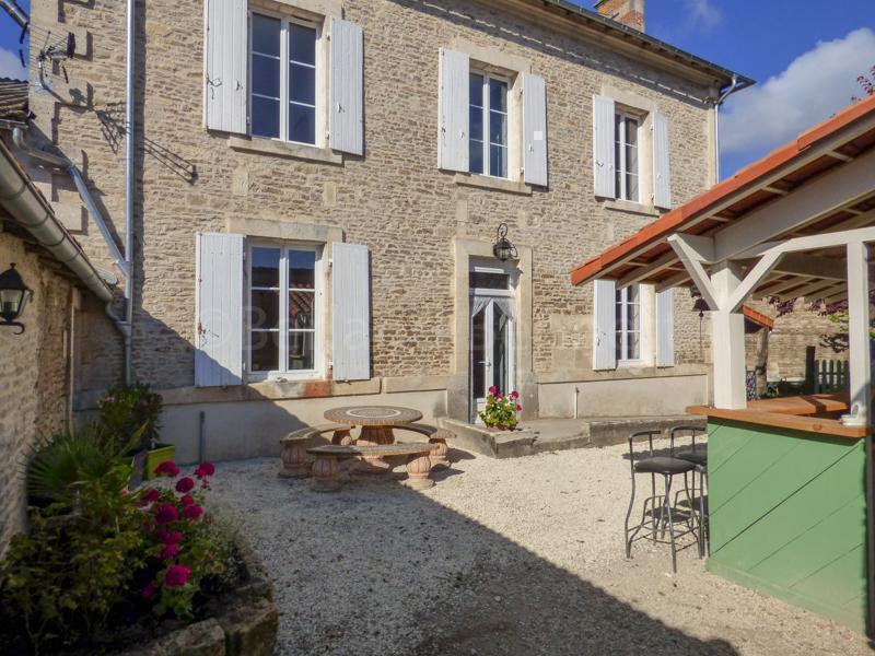 Belle maison de Maître avec piscine et jardin