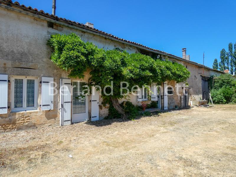 Maison à rénover avec dépendances