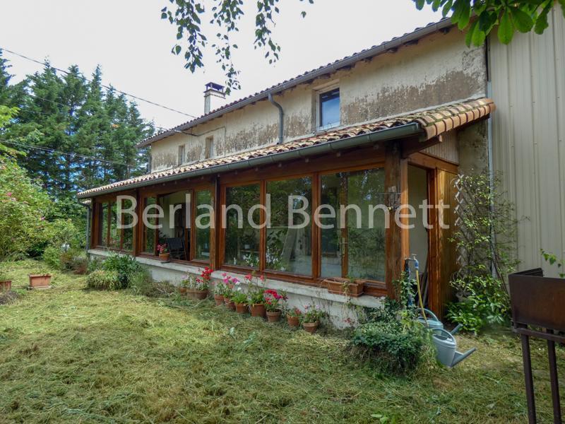 Maison en pierres sur 1,6 ha avec étang