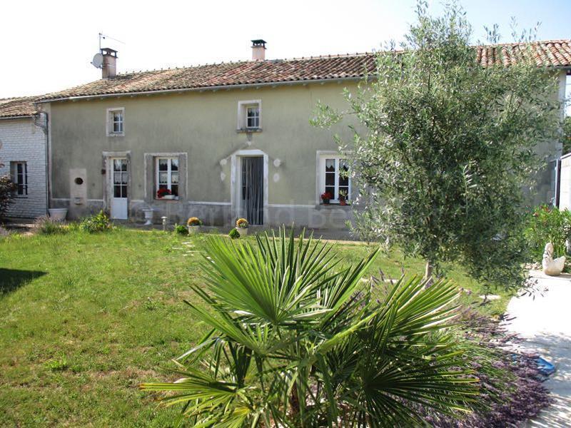 Stone house with heated swimming pool + ½ HA