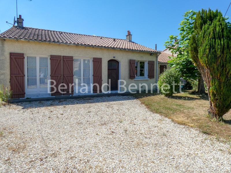 Bungalow with garage, front + rear garden