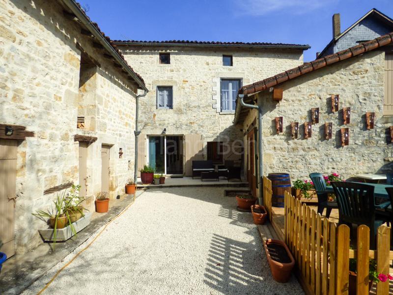Belle maison de bourg avec jardin
