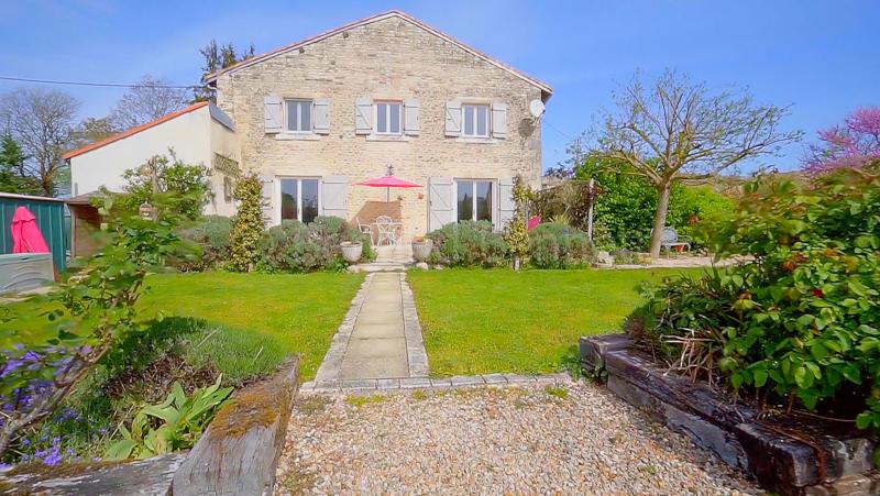 Maison en pierre rénovée