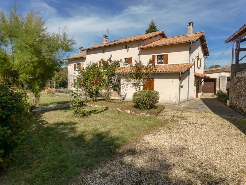 Belle Maison en pierres avec terrain et dépendances