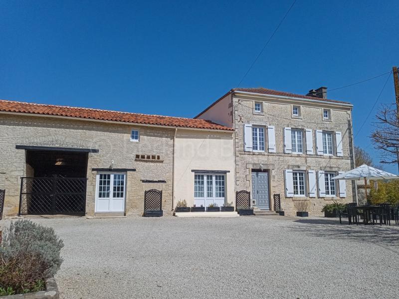 Belle Maison de maître avec 2è maison à rénover