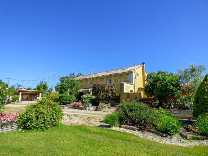 Maison en pierres rénovée