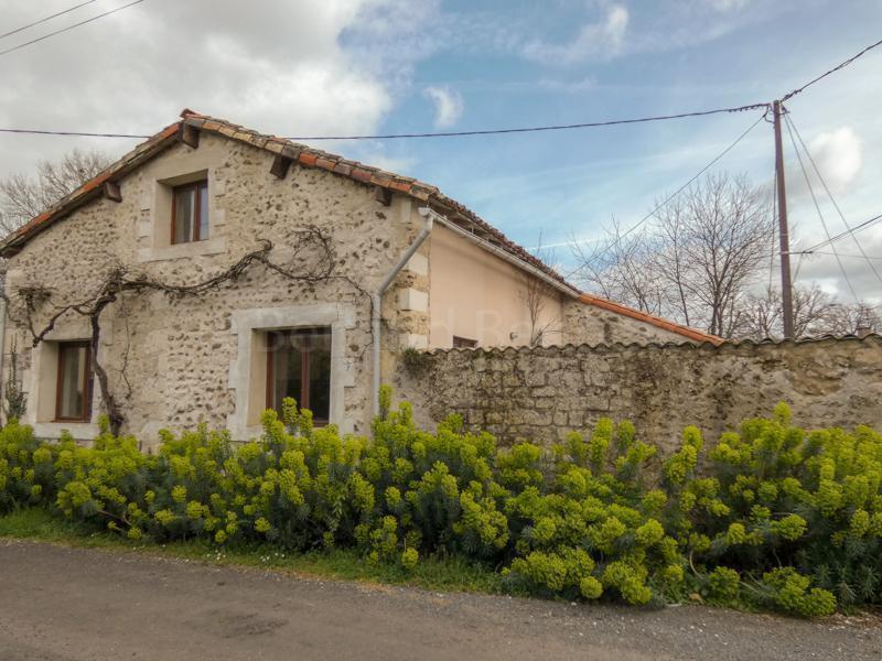 Maison en pierres à finir de rénover