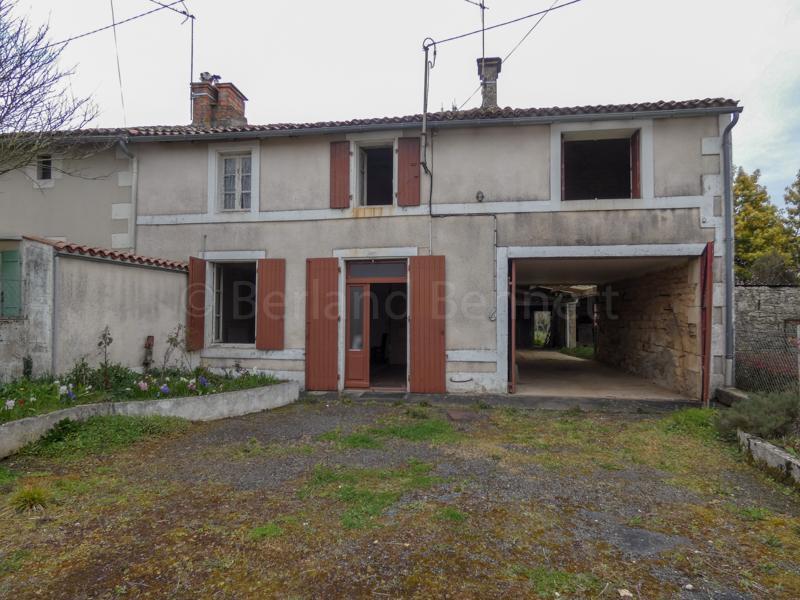 Maison d’habitation avec jardin