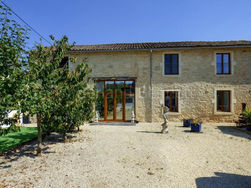 Belle maison en pierres