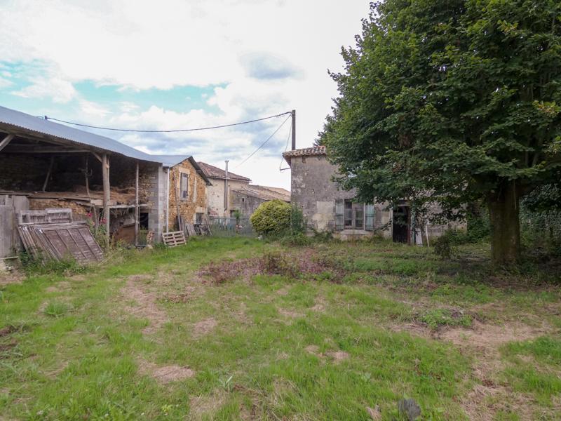 Maison en pierres à réhabiliter