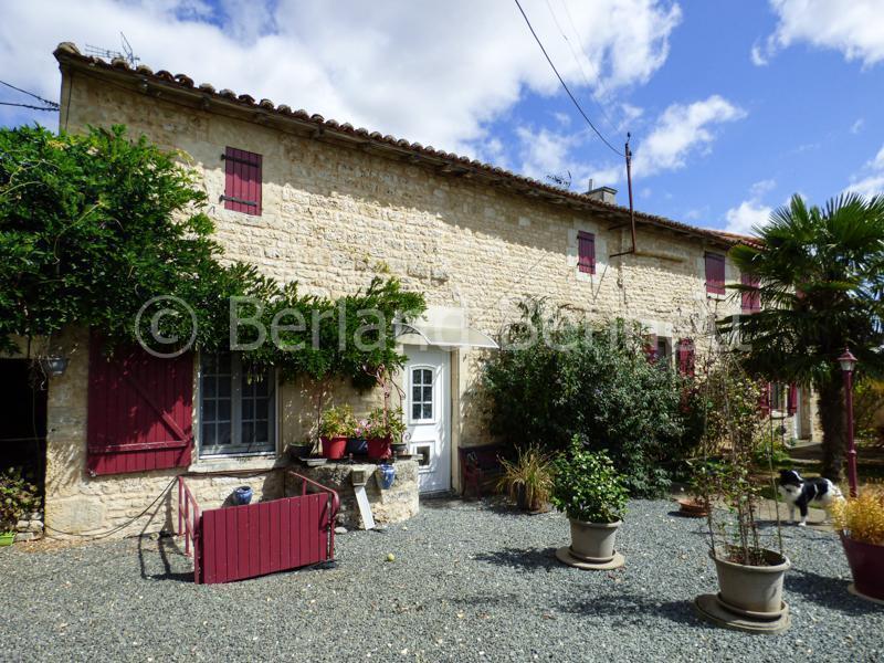 Maison de village en pierres