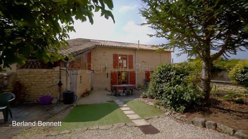 Ensemble de 2 maisons + dépendances