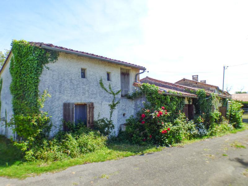 Maison de village en pierres avec dépendances et 2ème maison