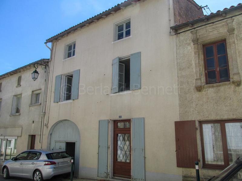 Town house with 4 bedrooms and courtyard