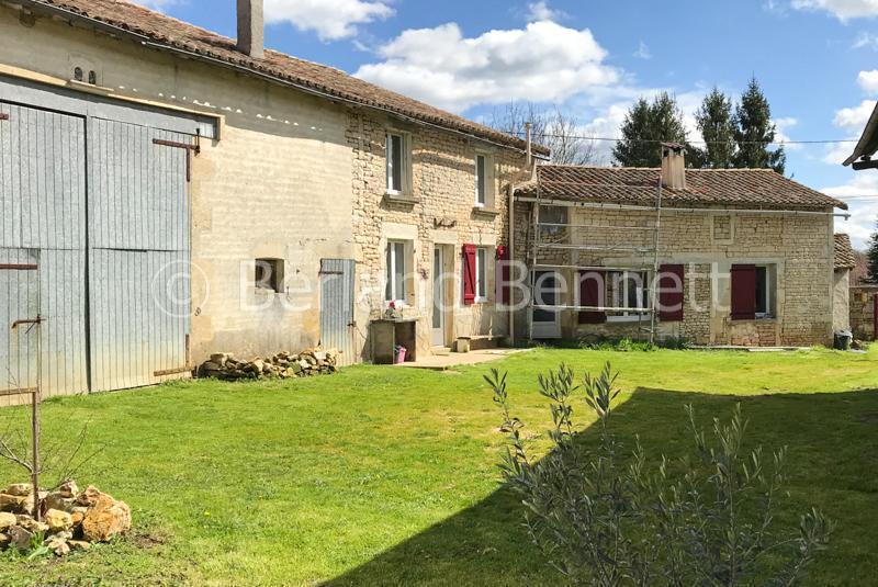 Maison en pierres avec dépendances