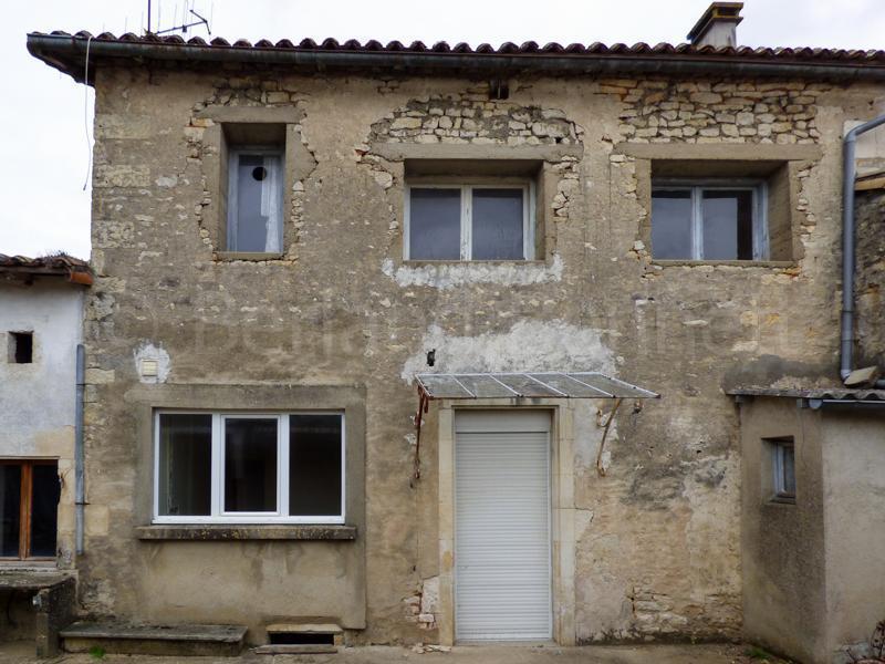Stone town house to renovate with independent garden