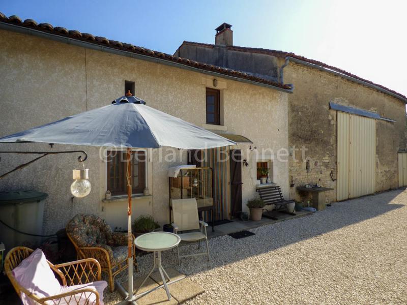 Maison en pierres avec grange