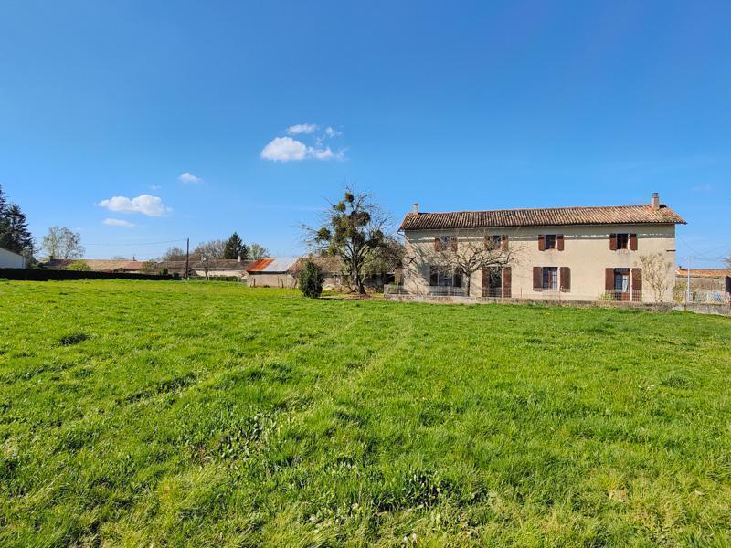 Detached stone house with outbuildings + 1.3 HA’s of land