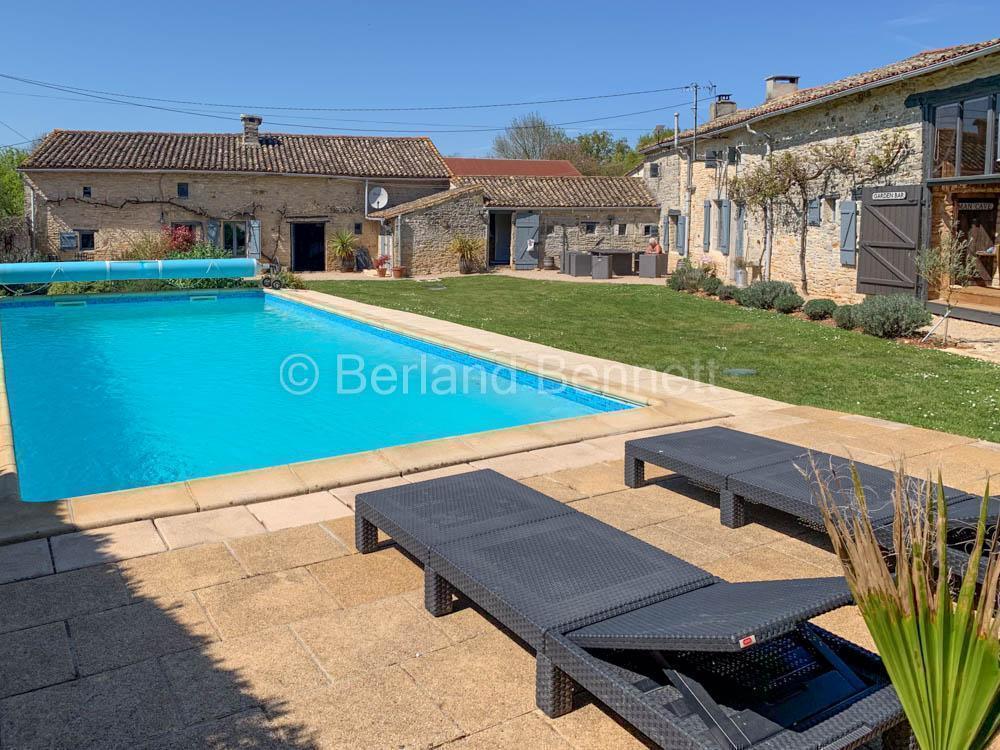 Maison en pierres + Gite, Piscine et dépendances