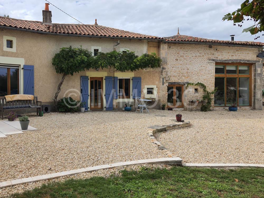Belle maison en pierres + 2ème maison à rénover