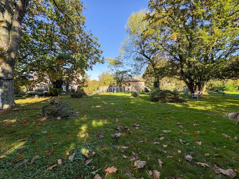 Belle maison de maître avec grand terrain