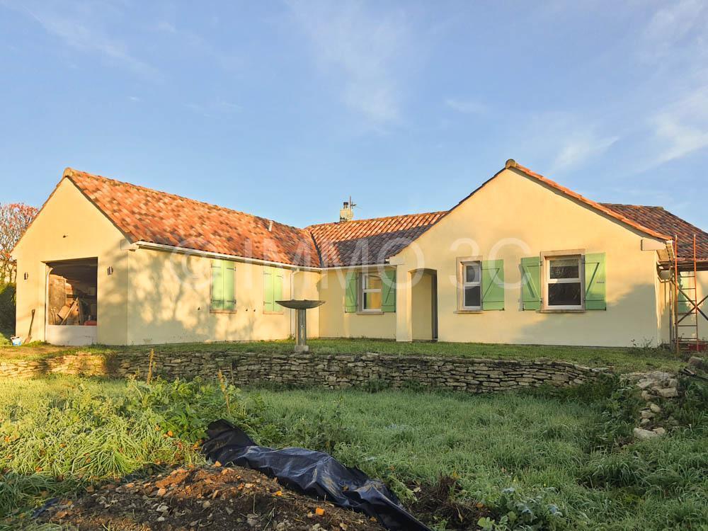 Pavillon de plain-pied avec piscine