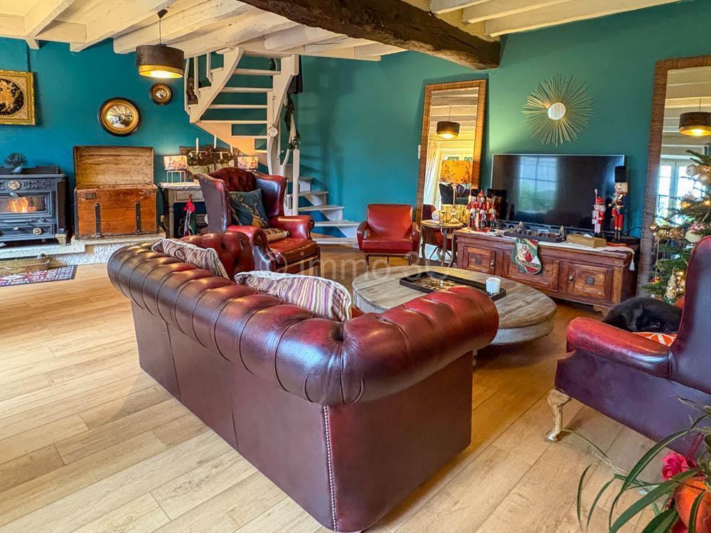 Belle maison bourgeoise avec garage et jardin