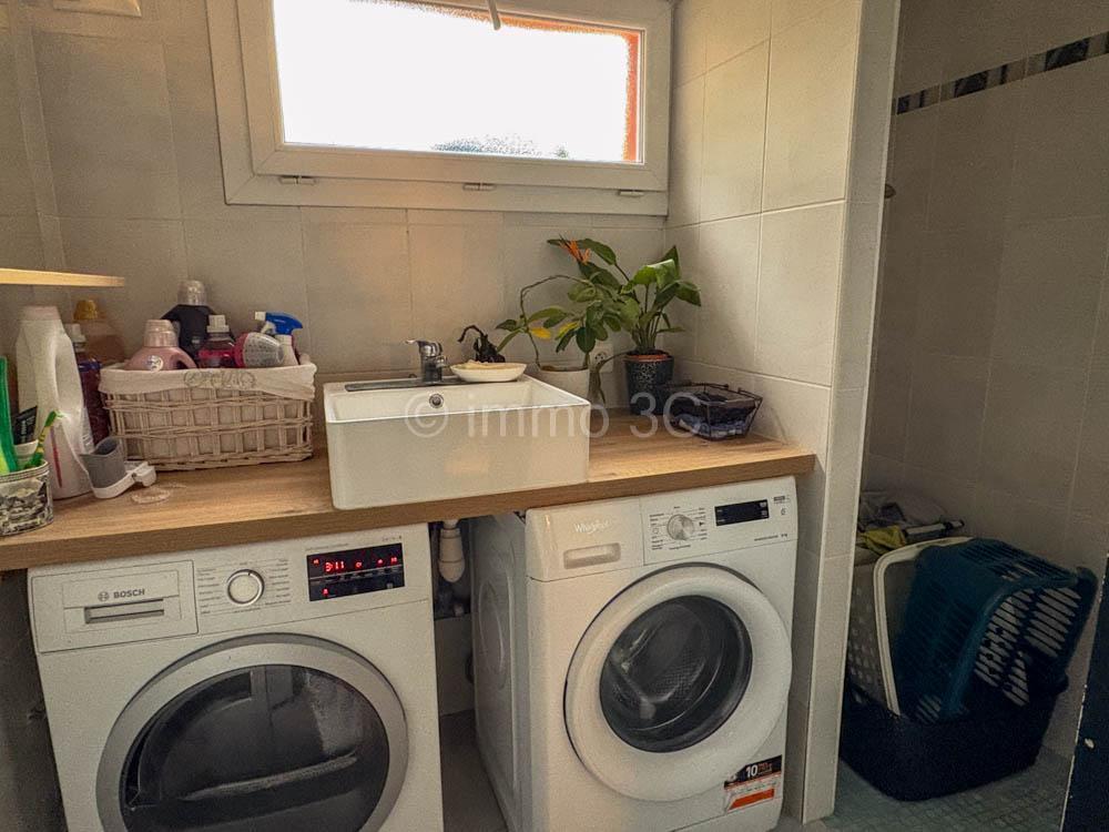 Belle maison bourgeoise avec garage et jardin