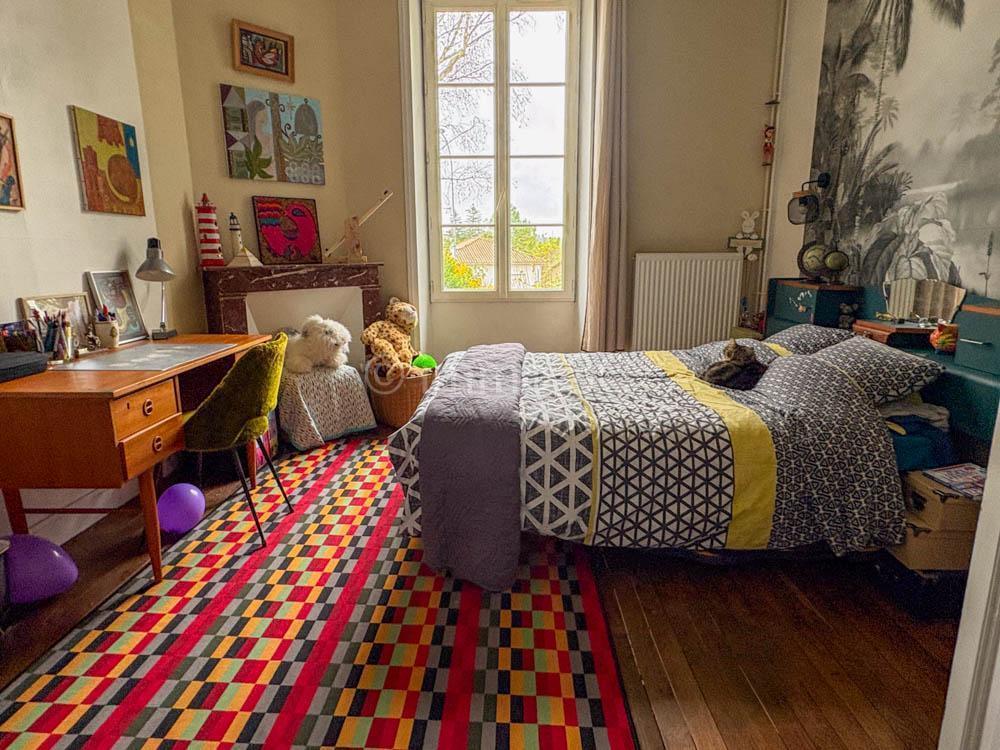 Belle maison bourgeoise avec garage et jardin