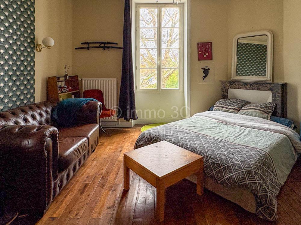 Belle maison bourgeoise avec garage et jardin