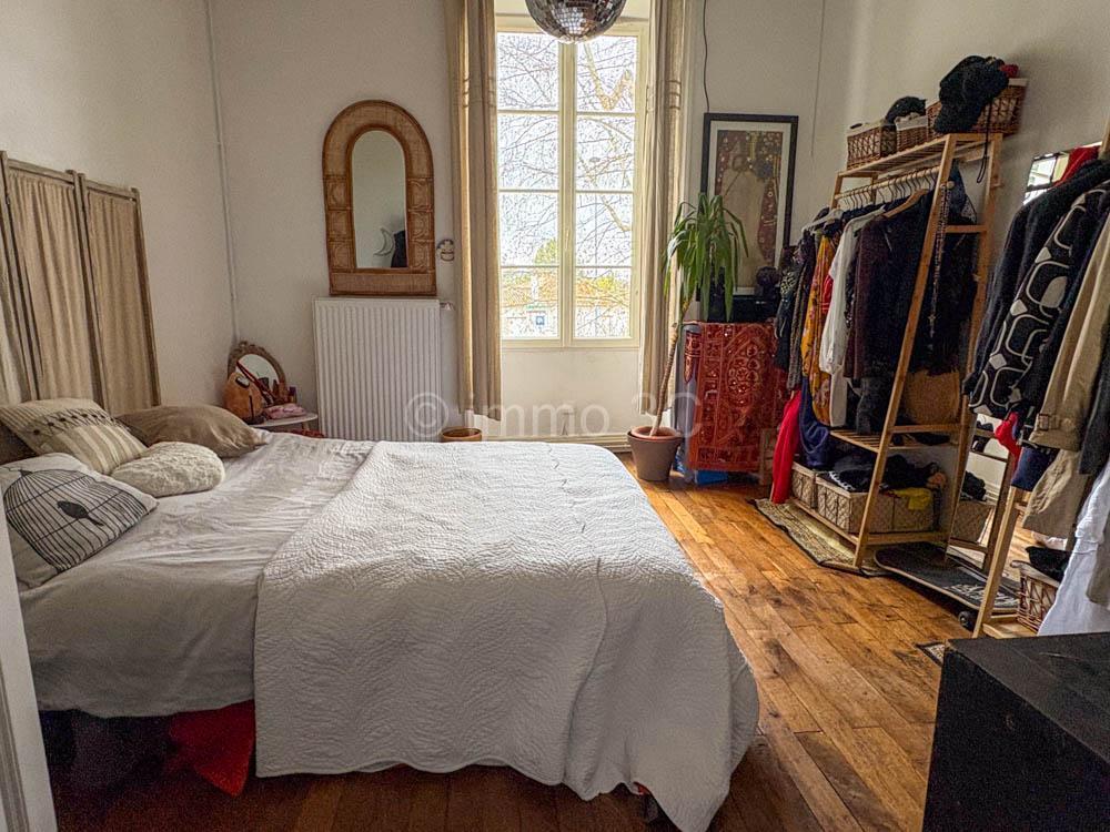 Belle maison bourgeoise avec garage et jardin