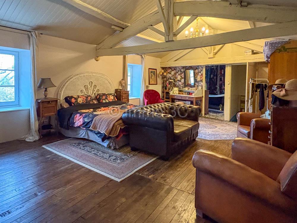 Belle maison bourgeoise avec garage et jardin