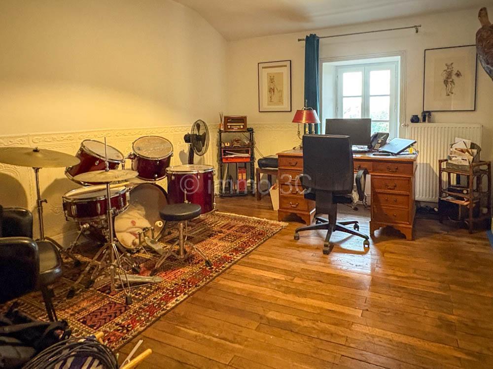 Belle maison bourgeoise avec garage et jardin