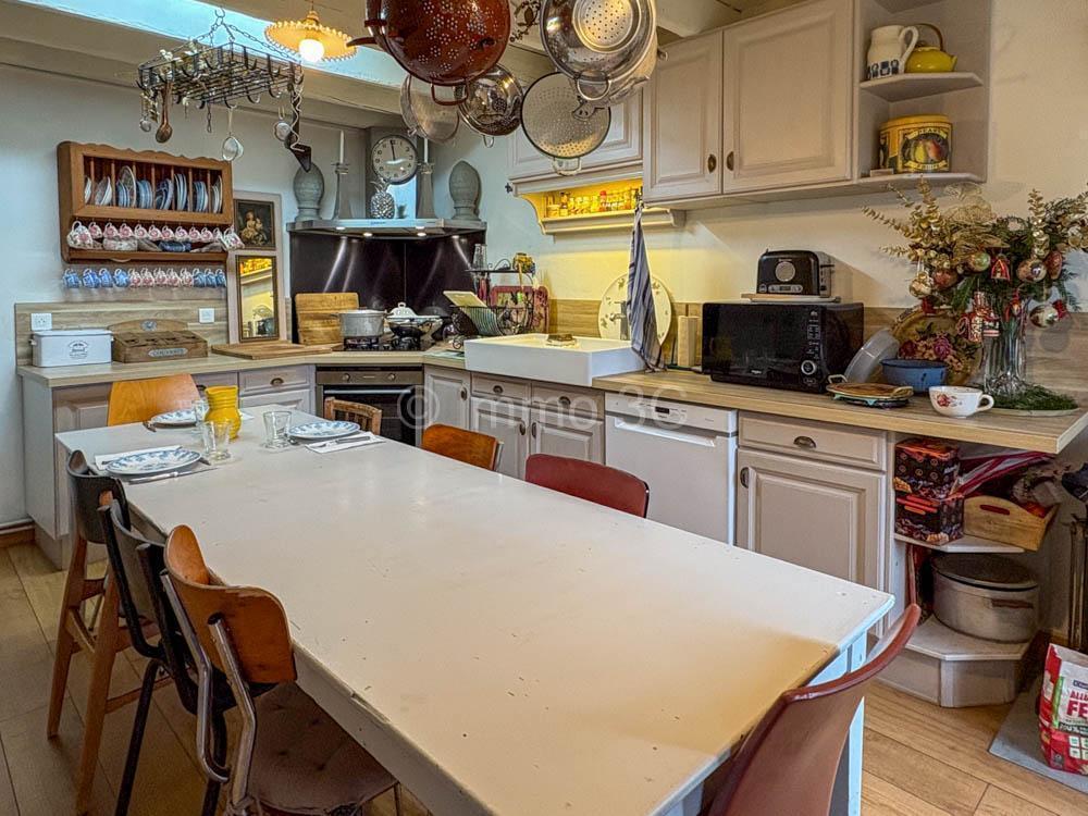 Belle maison bourgeoise avec garage et jardin