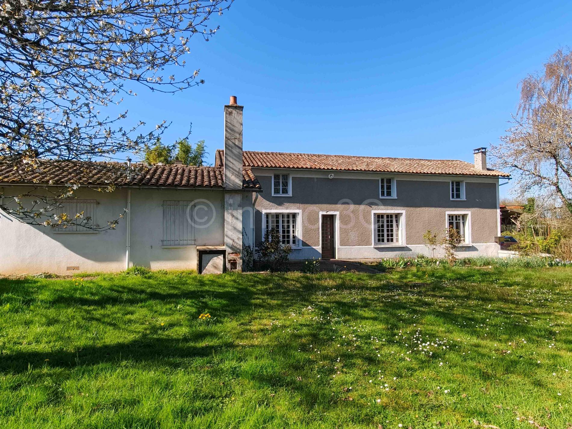 Detached stone house to renovate with huge potential